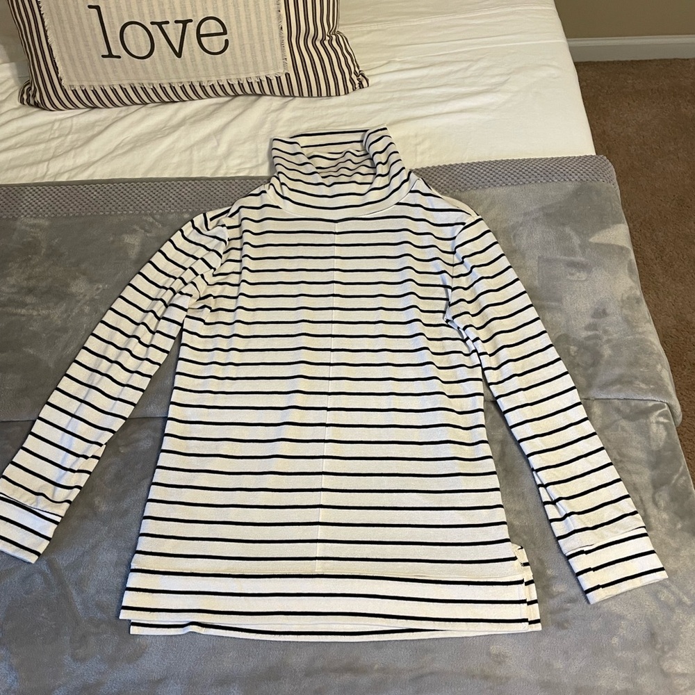 A New Day White/Black stripped turtleneck long sleeved shirt